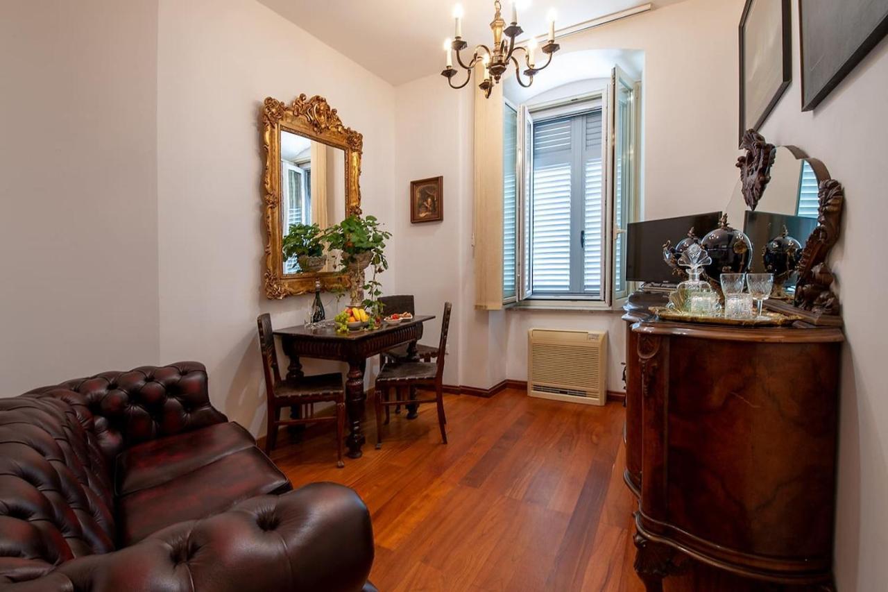 Royal Heritage In Center Apartment
